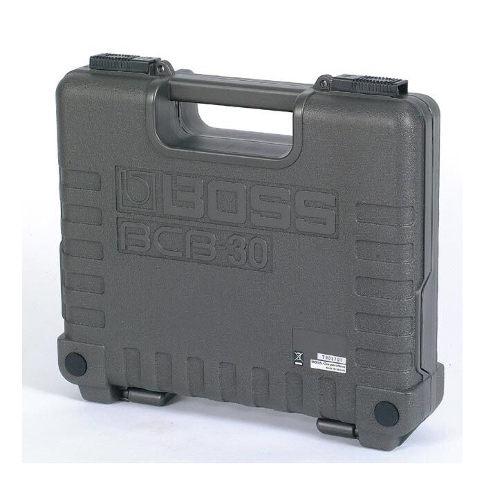 BCB-30 &nbspPedal board Miniestojo para três pedais O novo BOSS BCB-30 é uma versão menor do aclamado modelo BCB-60. Ele é a maneira mais conveniente para guitarristas e baixistas transportarem seus pedais BOSS. Construído em resina pré-moldada de alta re