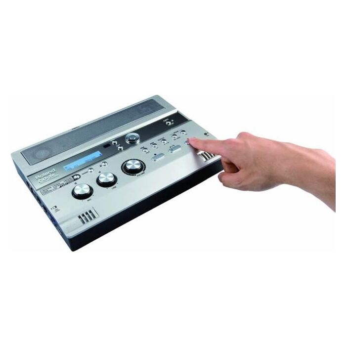 CD-2e Gravador de CD portátil Para gravar e queimar CDs com facilidade em um aparelho compacto e realmente portátil, o novo CD-2e é ainda menor e mais simples de usar. As gravações de shows, palestras, ensaios, aulas são imediatamente transformadas em um CD-2e Gravador de CD portátil Para gravar e queimar CDs com facilidade em um aparelho compacto e realmente portátil, o novo CD-2e é ainda menor e mais simples de usar. As gravações de shows, palestras, ensaios, aulas são imediatamente transformadas em um