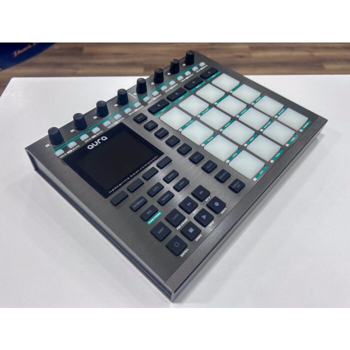 Comprar Controlador MIDI Nektar Aura - 16 Pads - Preto - Usado - 1 Comprar Controlador MIDI Nektar Aura - 16 Pads - Preto - Usado - 1