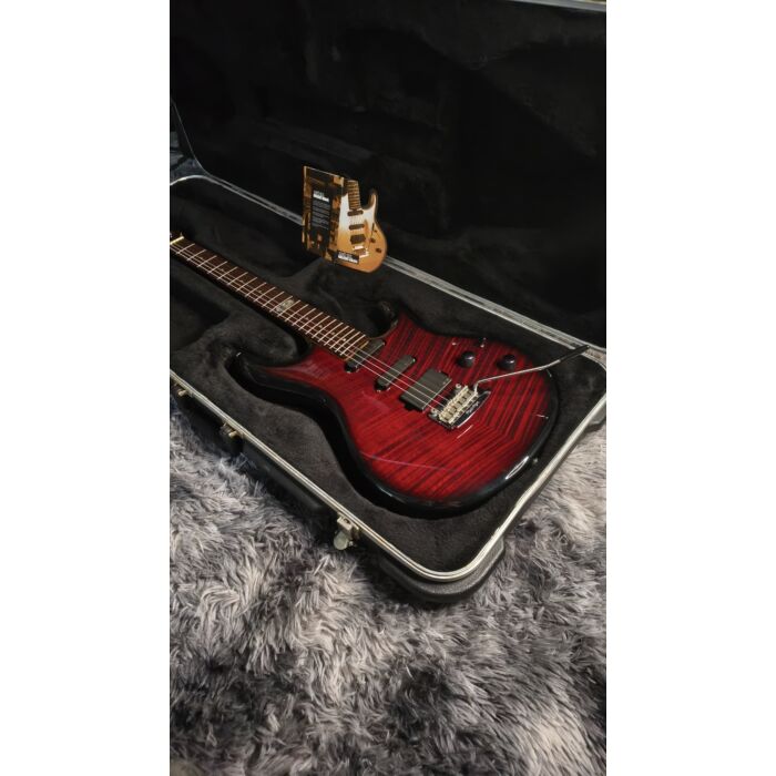 Comprar Guitarra Music Man Luke II BFR Ruby Red Burst - Usada - 1