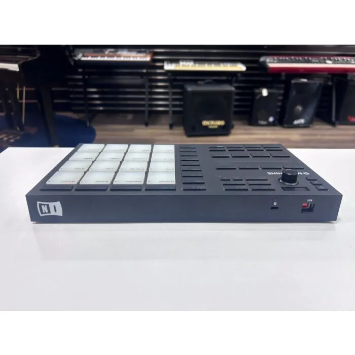Controlador Native Instruments Maschine Mikro MK3 - Preto - Usado