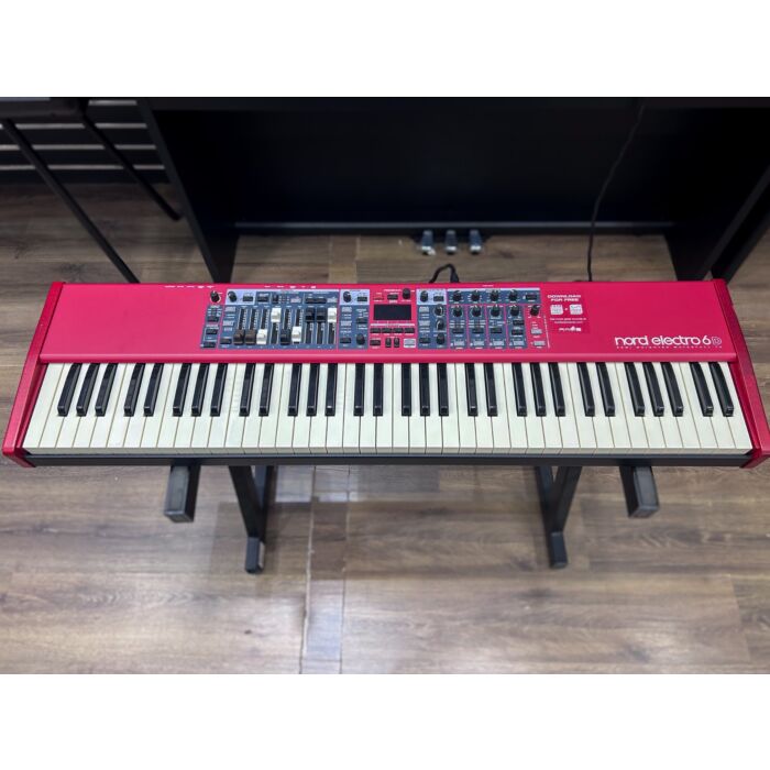Comprar Teclado Nord Electro 6D Vermelho - Usado, Excelente Estado - 1
