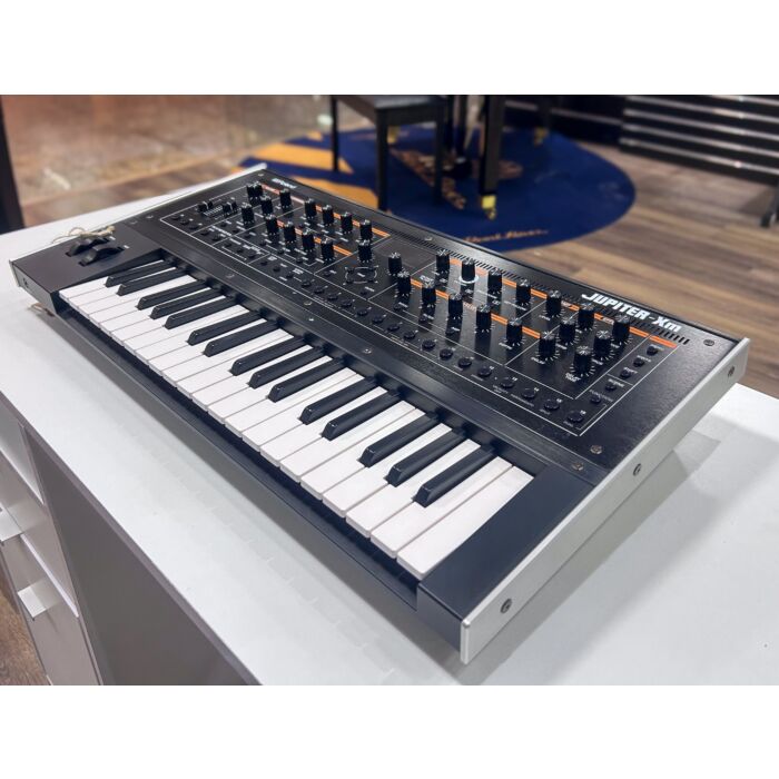 Comprar Sintetizador Roland Jupiter XM Preto Usado | Potência Portátil - 1