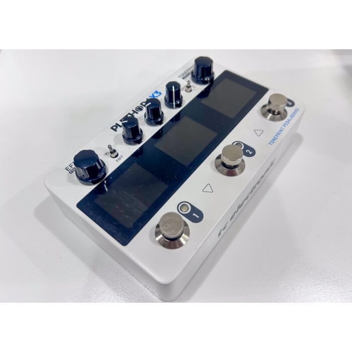 Comprar Pedaleira TC Electronic PLETHORA RAX3 Branco - Usada - 1 Comprar Pedaleira TC Electronic PLETHORA RAX3 Branco - Usada - 1