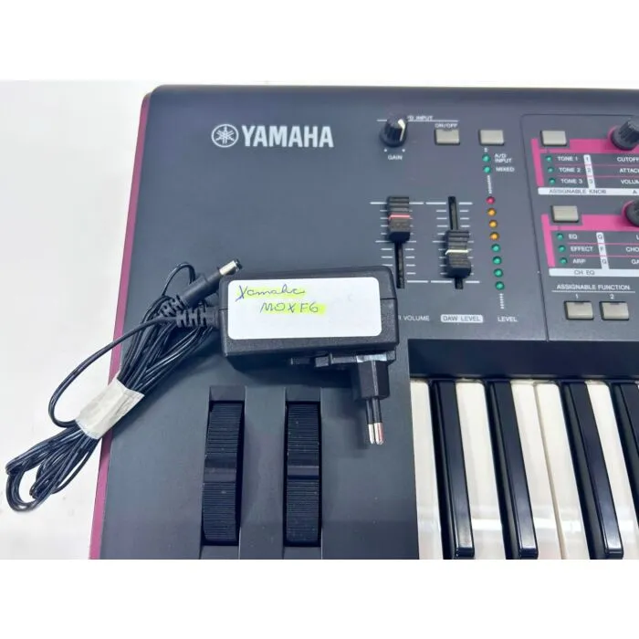 Teclado Sintetizador Yamaha MOXF6 - Preto - Usado | TeclaCenter I