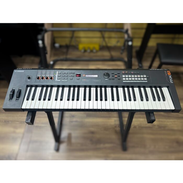 Comprar Teclado Sintetizador Yamaha MX61 - Usado - Performance e VST Integrado - 1