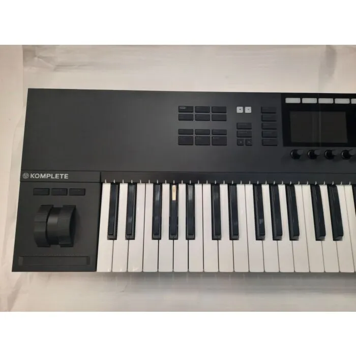 Teclado Native Instruments Komplete Kontrol S61 MK2 61 Teclas - U