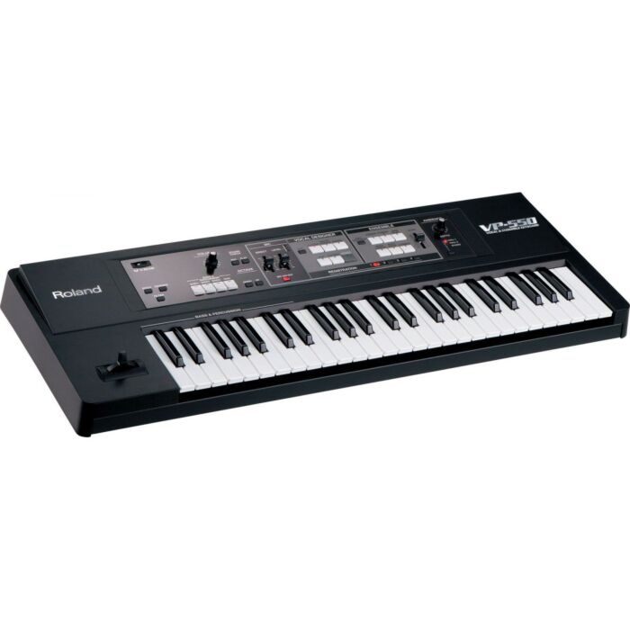 O Roland VP-550 é um teclado vocal e ensemble que oferece uma ampla gama de recursos para músicos e produtores. Com sua tecnologia avançada de modelagem vocal, o VP-550 permite que os usuários criem harmonias e efeitos de voz realistas e expressivos. Além