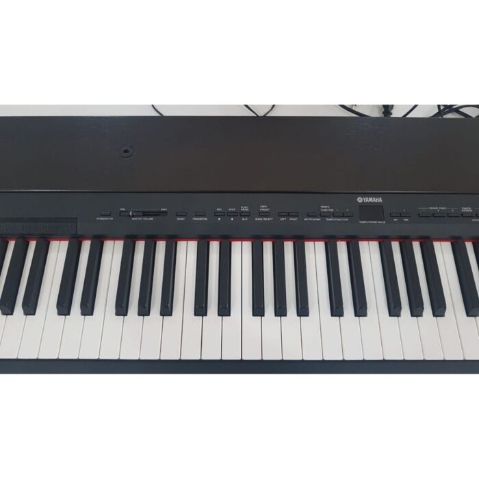 Como o mais recente modelo da Série P o P-140 proporciona um incrível desempenho sonoro. Caracterizando o altamente aclamado Graded Hammer Effect teclado. No P-140 você encontra além da autenticidade de um piano acústico os recursos avançados de um piano Como o mais recente modelo da Série P o P-140 proporciona um incrível desempenho sonoro. Caracterizando o altamente aclamado Graded Hammer Effect teclado. No P-140 você encontra além da autenticidade de um piano acústico os recursos avançados de um piano