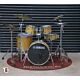 Este conjunto de bateria Yamaha Stage Custom Birch de 5 peças agora inclui quatro pratos, proporcionando uma experiência de percussão completa. Os cascos de bétula da Yamaha oferecem o som lendário da marca, com tons graves fundamentais e calorosos. O sis