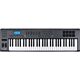 Controlador MIDI M-Audio Axiom 61 com teclas sensíveis à velocidade