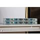 Experimente a excelência sônica do Preamplificador e Equalizador Analógico Amek System 9098, fruto da colaboração com o renomado Rupert Neve. Este preamp, originado de uma mesa de gravação de alta especificação, atende às necessidades dos profissionais ma