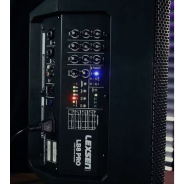 Caixa amplificada Lexsen LB8 Pro 480W com bateria e mesa
