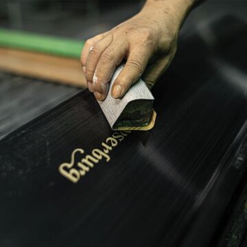 GH160C Kayserburg Series Piano Acústico Rubbed Satin Ebony | Teclacenter