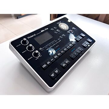 Módulo Roland BK-7m Backing Module - Usado com Fonte