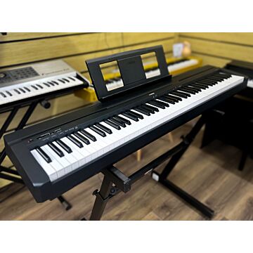 Comprar Piano Digital Yamaha P45 Completo com Bag, Porta Partitura e Fonte Original - Usado - 1