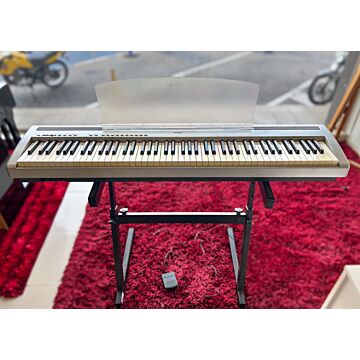 Comprar Piano Yamaha P-95 Prata - Usado - Defeito no Botão Power - c/ Fonte e Suporte - 1