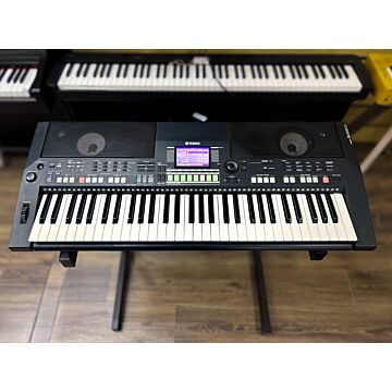 Comprar Teclado Arranjador Yamaha PSR-S550B Preto Usado - 61 Teclas, 112 Estilos - 1
