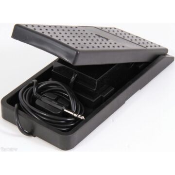 FC7 O controlador de pedal FC7 altera o volume, a expressão e outros parâmetros atribuíveis. A função fortissimo acentua certas partes da apresentação. Recursos como ângulo ajustável do pedal, ajuste no ponto de mola e placa de conexão de metal para agrup