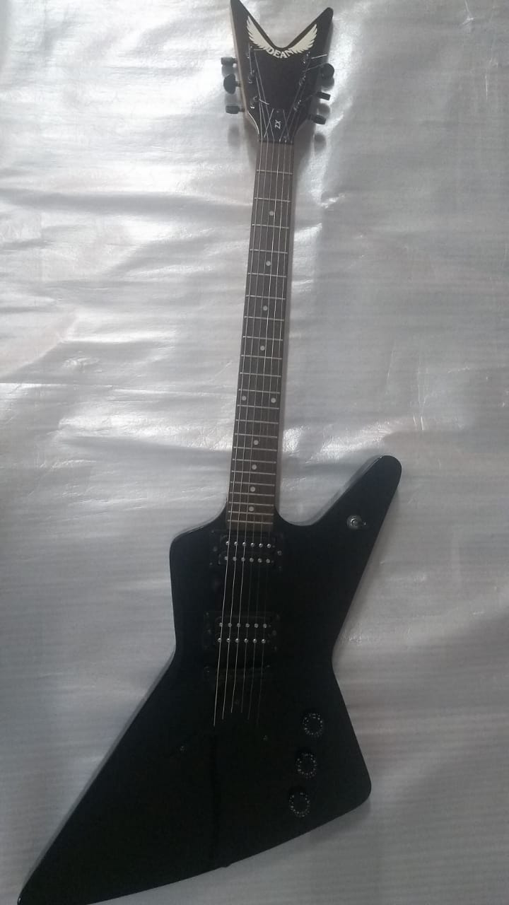 Guitarra Dean Guitars ZX Explorer Black - Usado