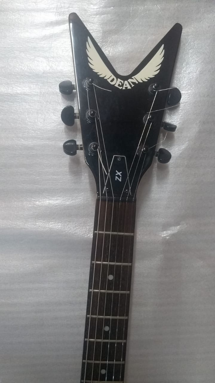 Guitarra Dean Guitars ZX Explorer Black - Usado