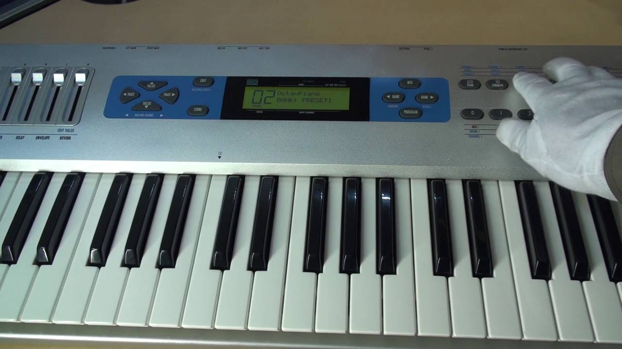 Alesis QS6.2 - Sintetizador Expansível 64 Vozes