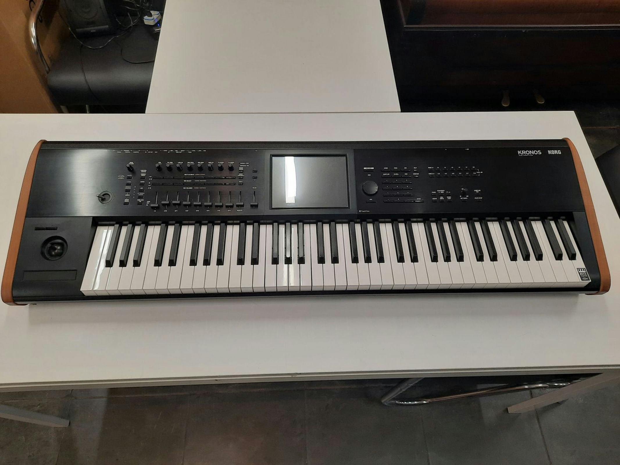 Korg Kronos 2 73 Workstation - Usado | Melhor Preço e Condições