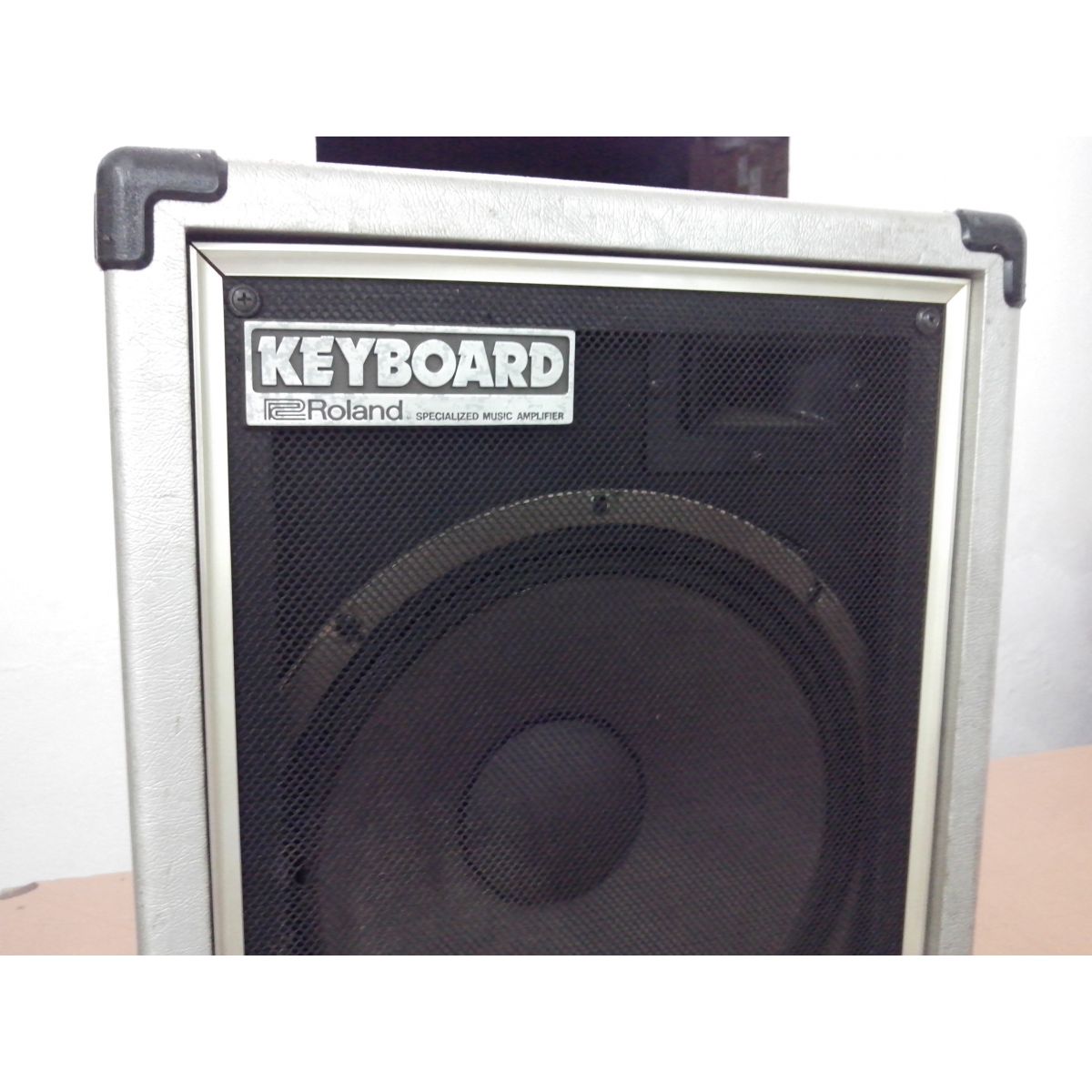 Roland Cube-60 Keyboard: High-Quality Amplifier for Keyboards