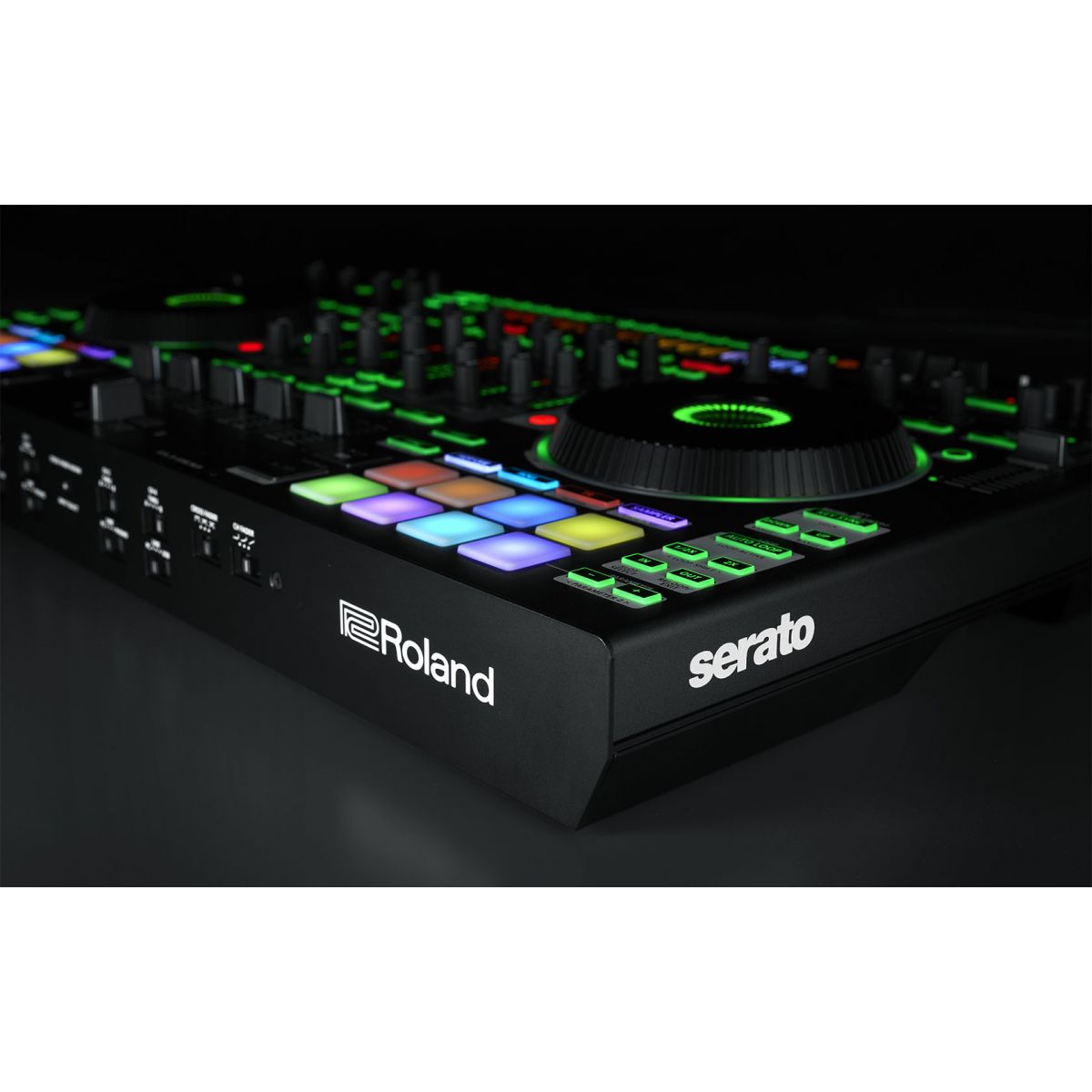 Roland DJ-808: O Controlador de DJ Definitivo