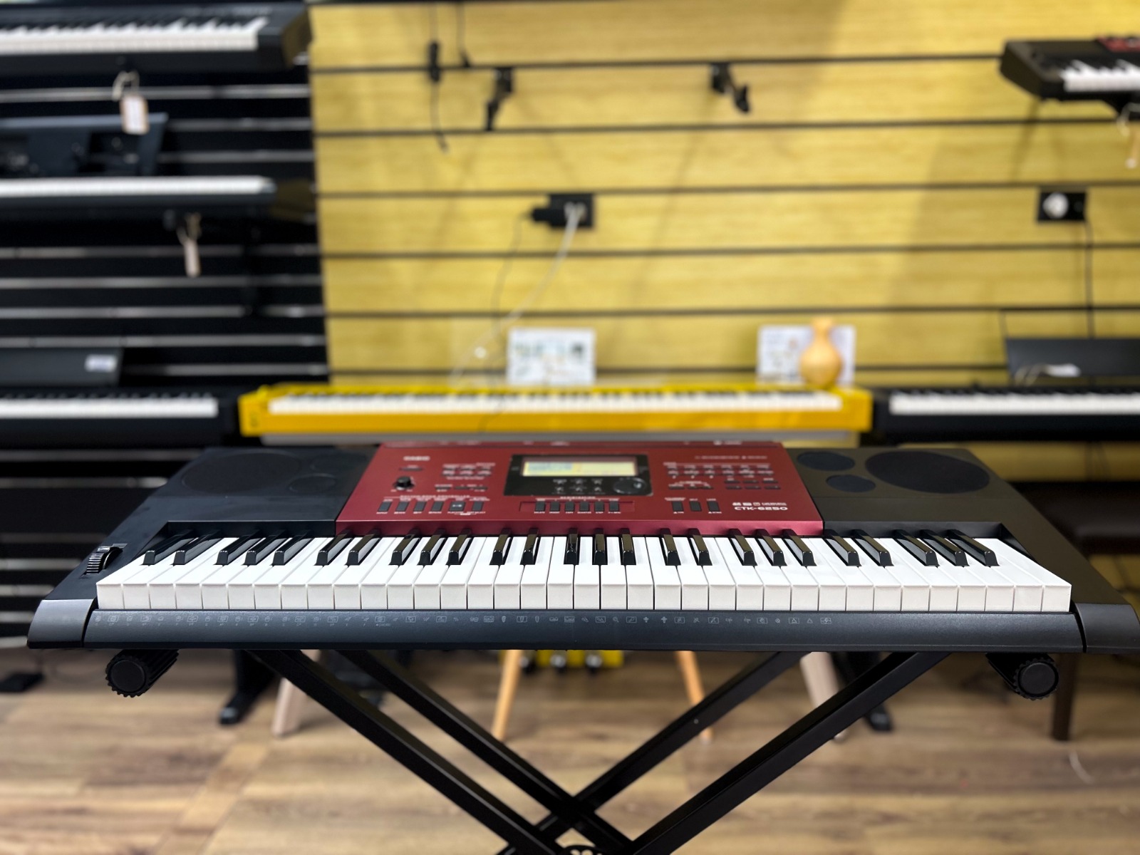 Casio CTK6250 Teclado Digital - Usado | Melhor Preço e Qualidade