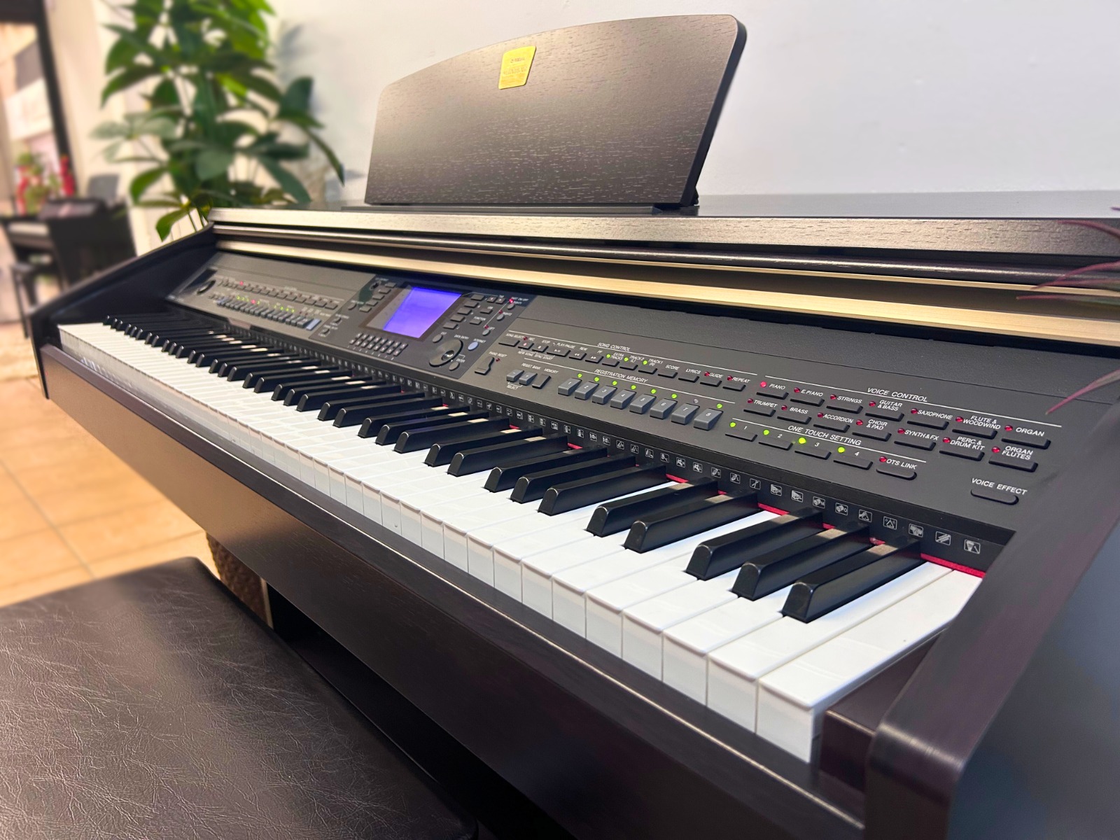 Yamaha Clavinova CVP-501 - Preto - Piano Digital de Alta Qualidade