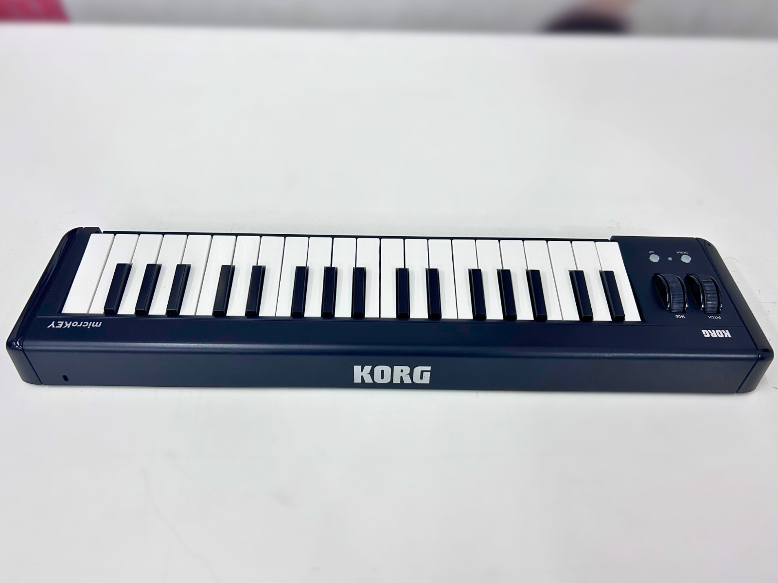 Controlador Korg MICROKEY-2-37 - Preto - Usado | Compacto e