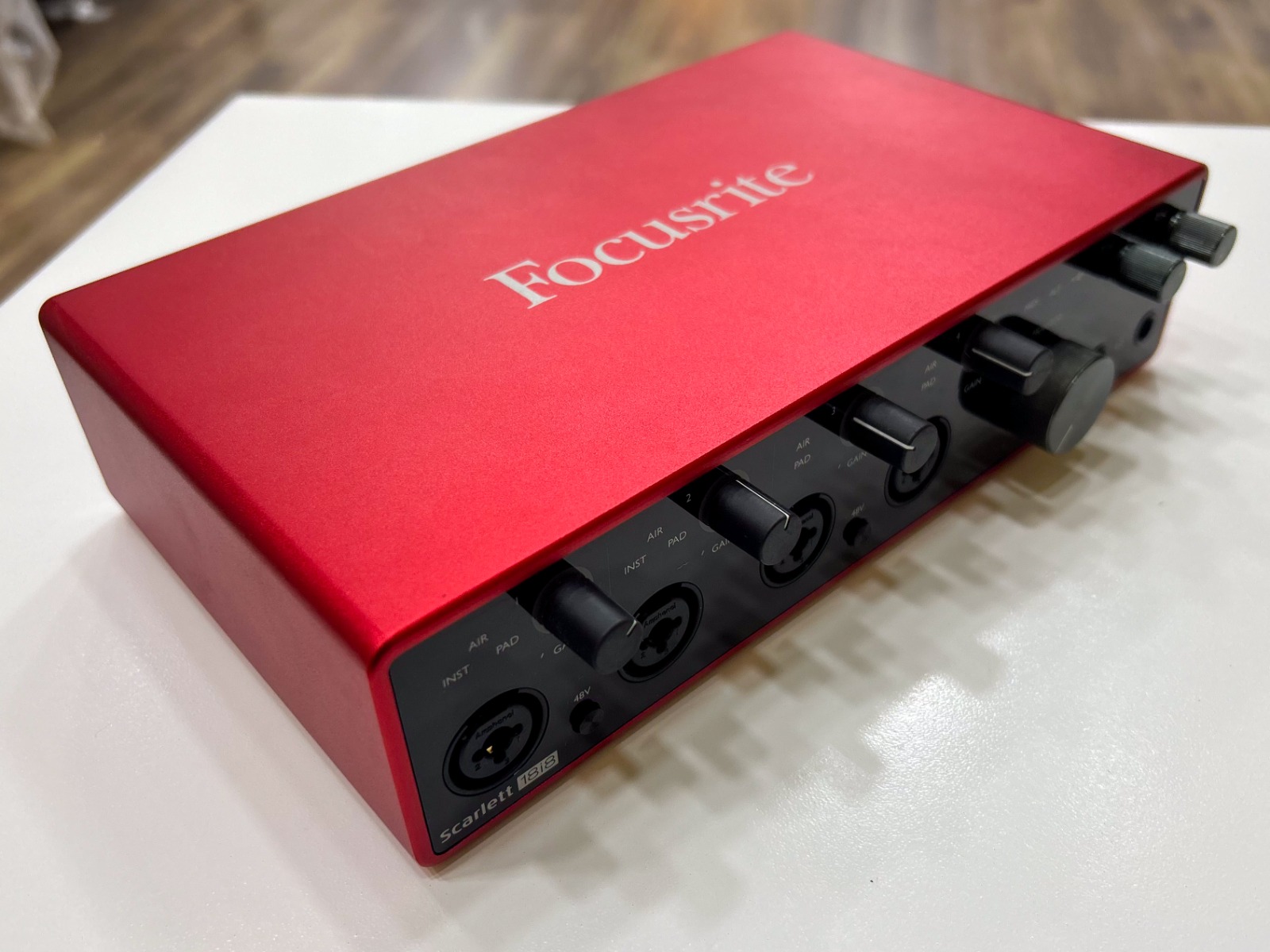 Interface Focusrite Scarlett 18i8 3ª Geração - Vermelho (Usado