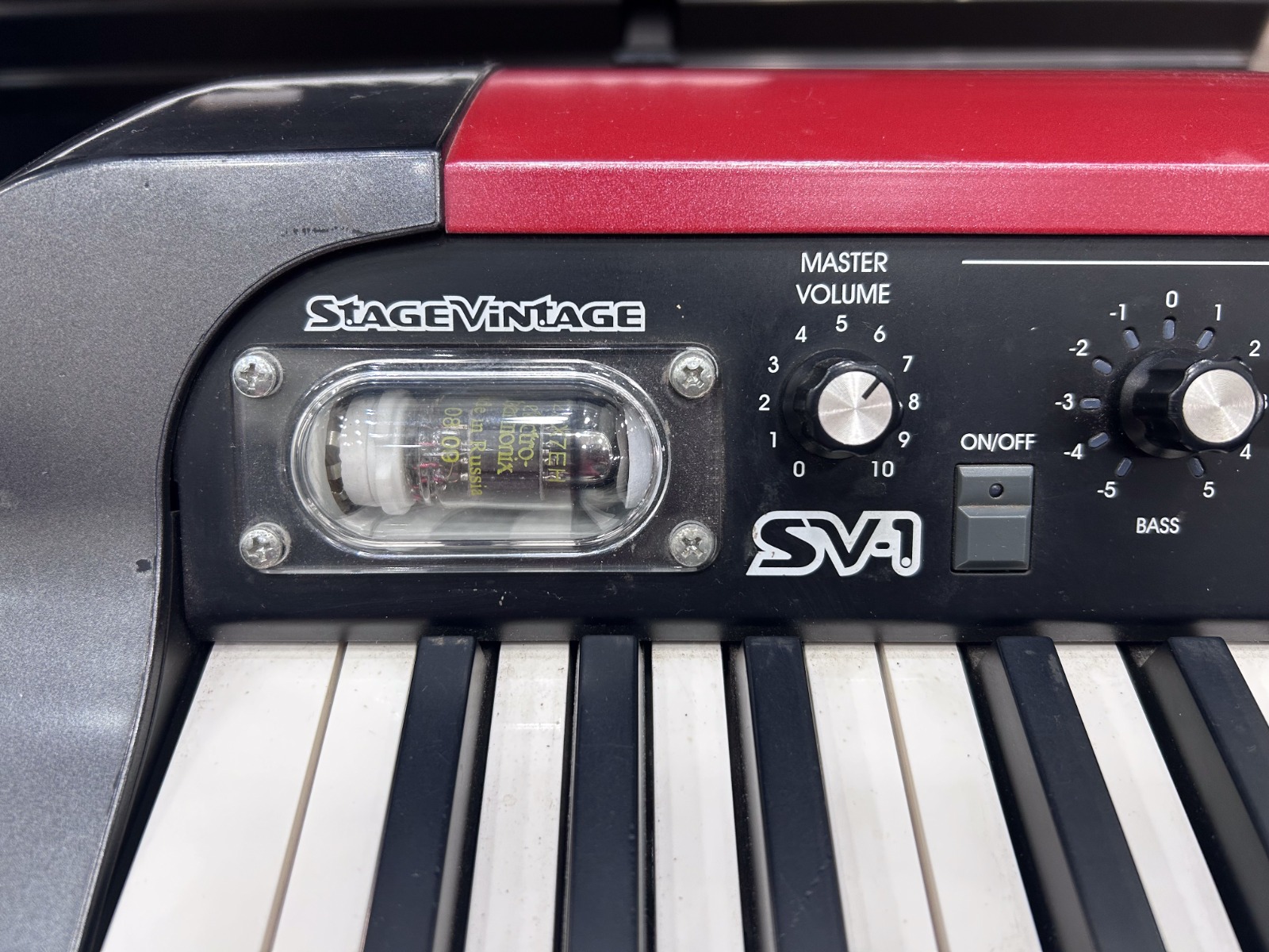 Korg SV-1 Vintage Vermelho e Preto - Piano Eletrônico Usado com