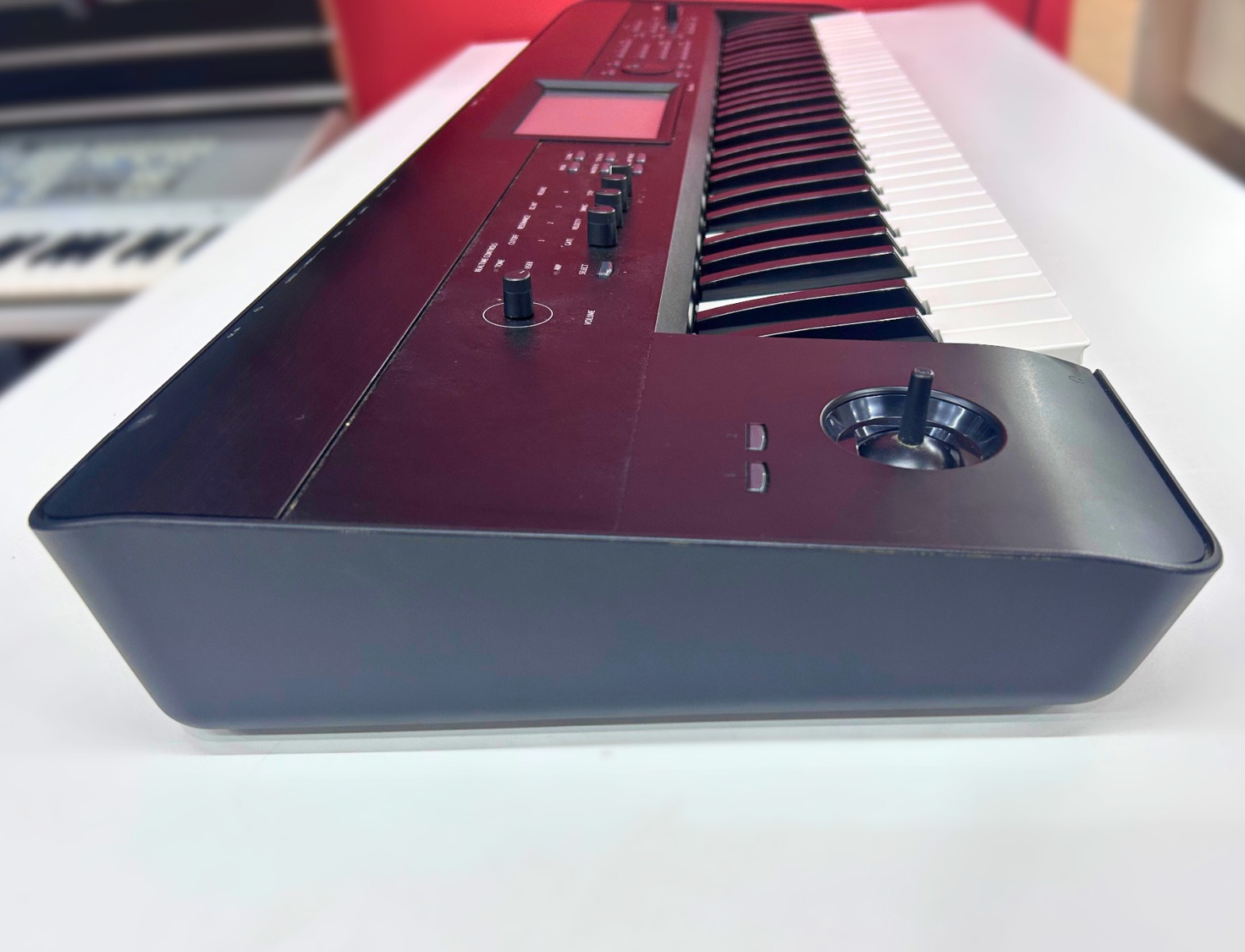 Teclado Korg Krome 61 - Workstation Profissional - Preto - Usado