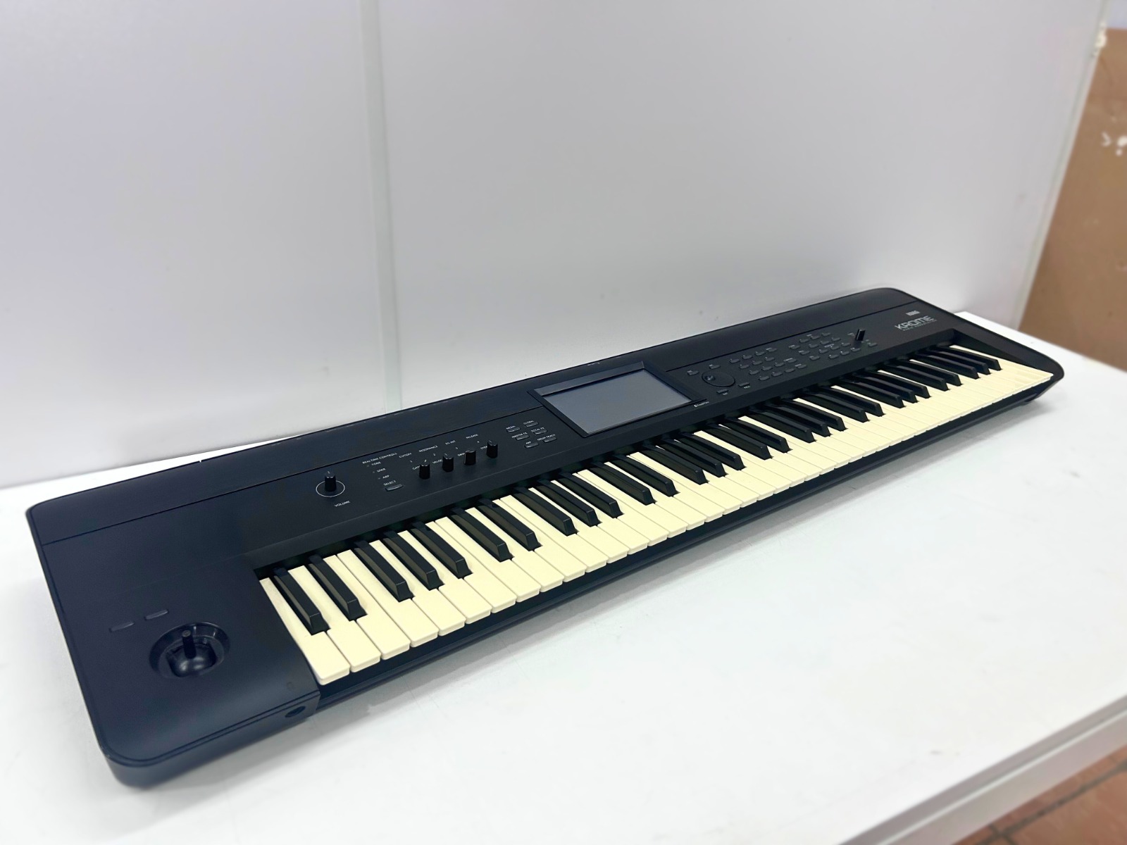 Teclado Sintetizador KORG KROME 73 - Preto - Usado | 73 Teclas e