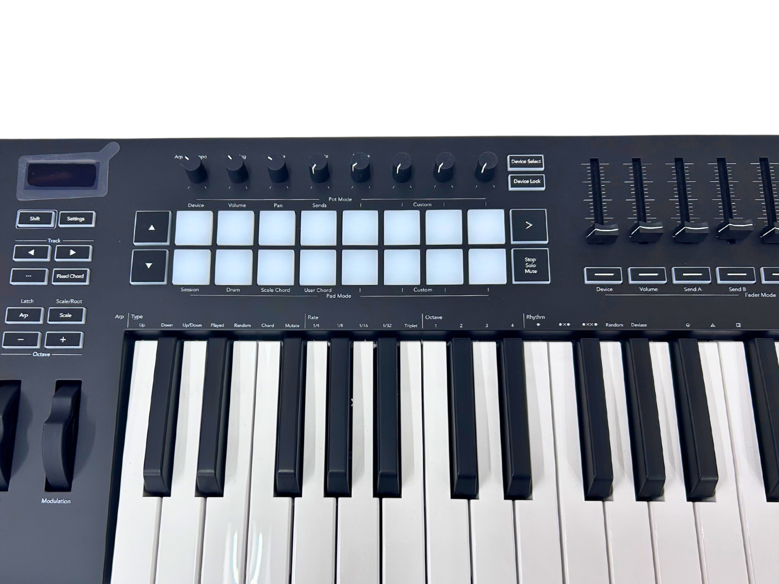 Novation Launchkey 61 MK3 Usado - Controlador MIDI Preto, 61