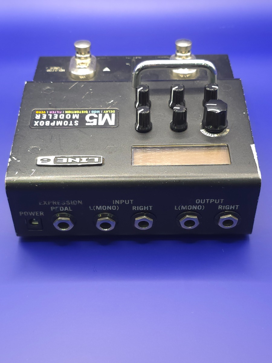 Pedal Line 6 M5 - Multi-efeitos com 100+ Modelos - Preto - Usado