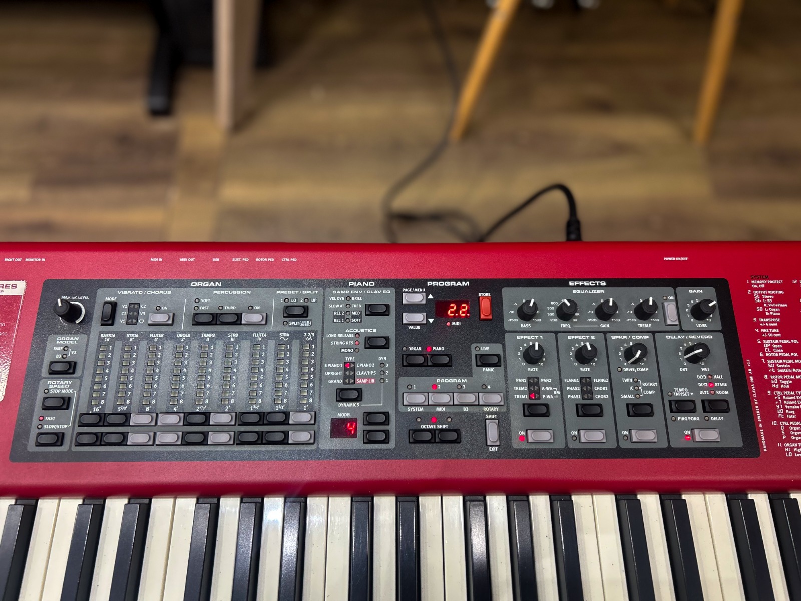 Teclado Nord Electro 4 HP 73 Vermelho Usado | Som Profissional de
