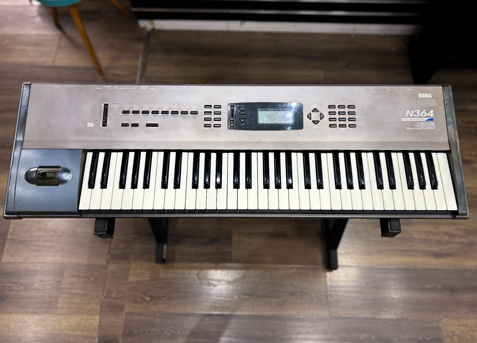 Sintetizador Korg N-364 USADO REVISADO | Workstation 61 Teclas, 64