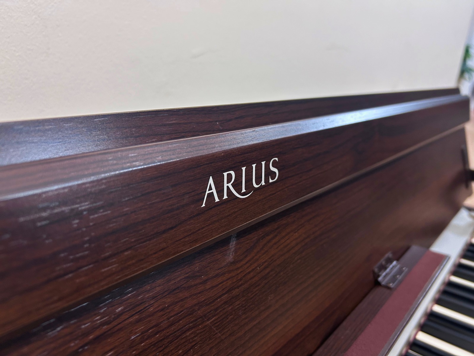 Yamaha YDP-S31 Arius - Piano Digital Compacto e Elegante - Usado