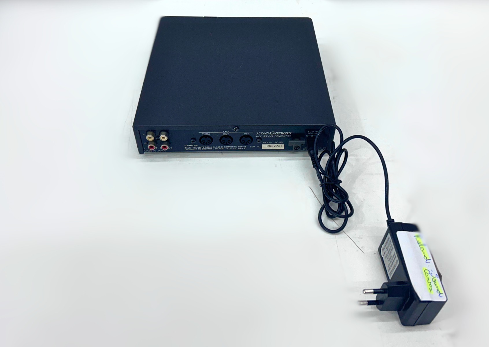 Módulo de Som Roland SC-55 Usado – Clássico MIDI com 317 Timbres