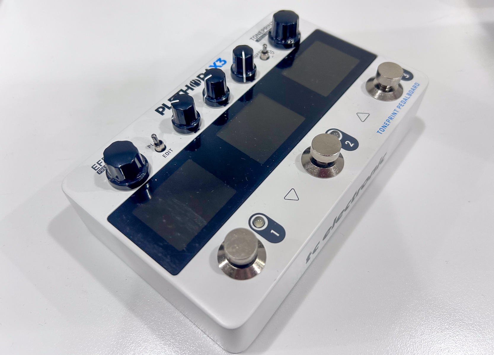 Pedaleira TC Electronic PLETHORA RAX3 Branco - Multiefeitos