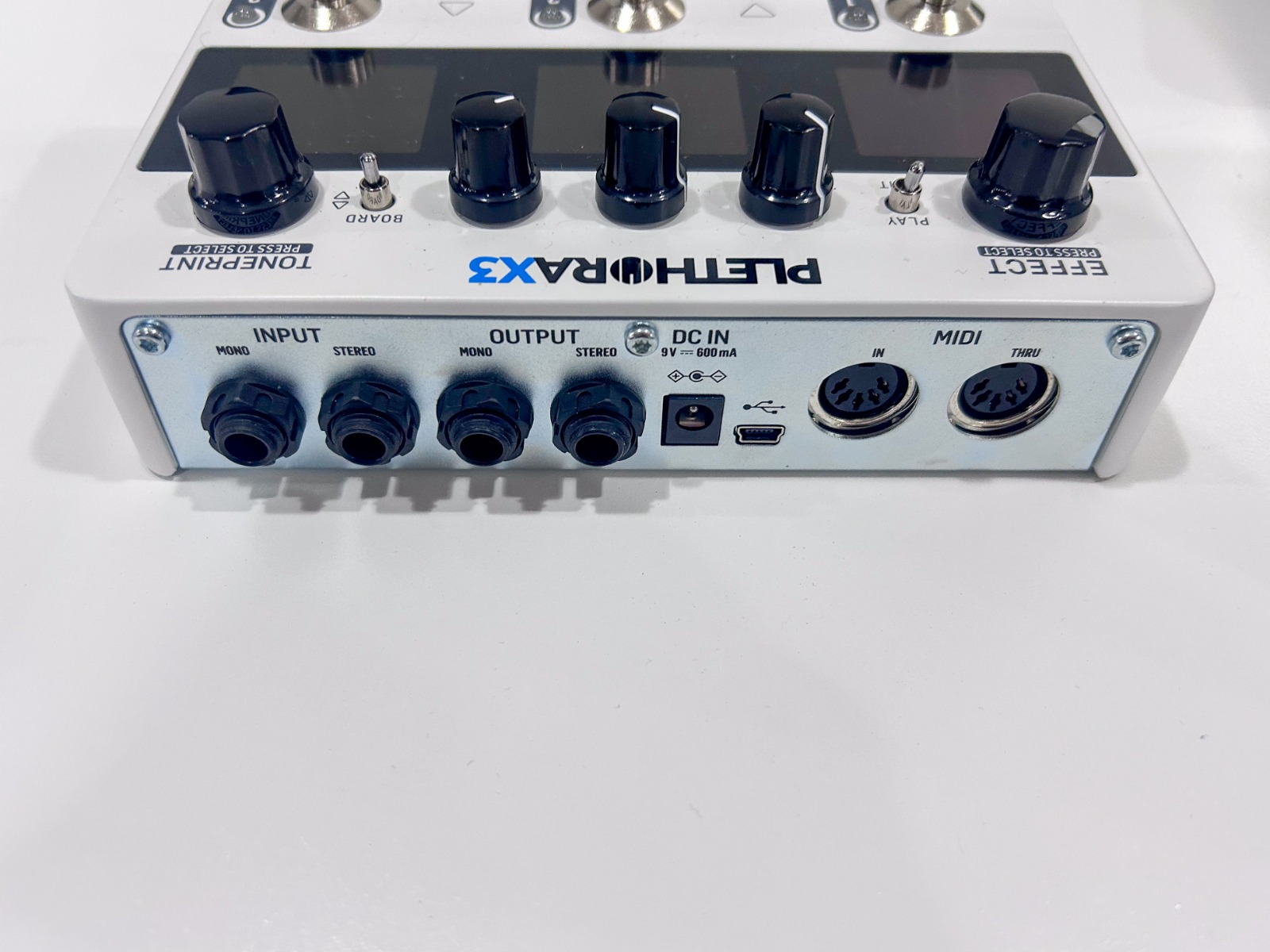 Pedaleira TC Electronic PLETHORA RAX3 Branco - Multiefeitos