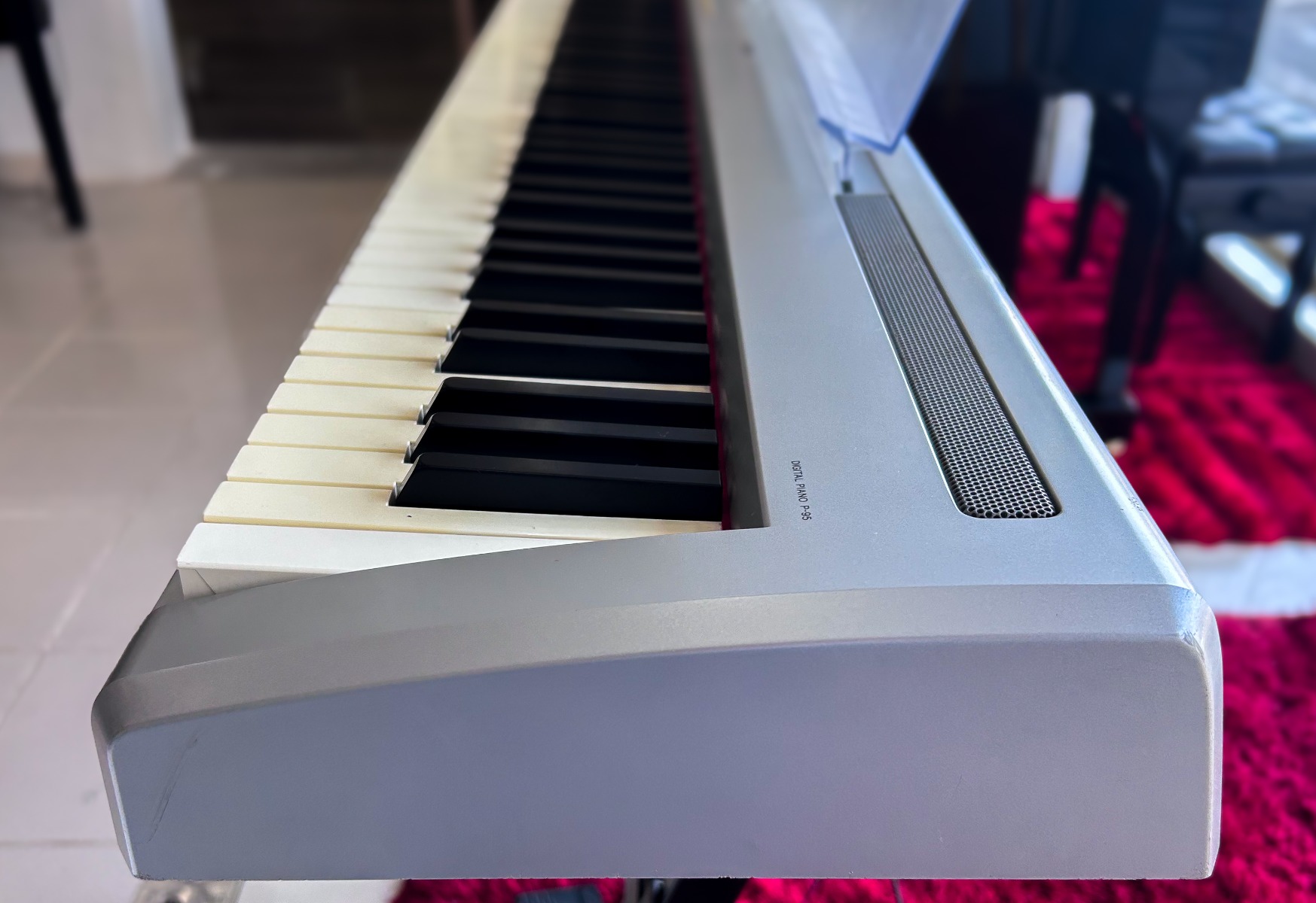 tc-yamaha-p95-usado-cinza-