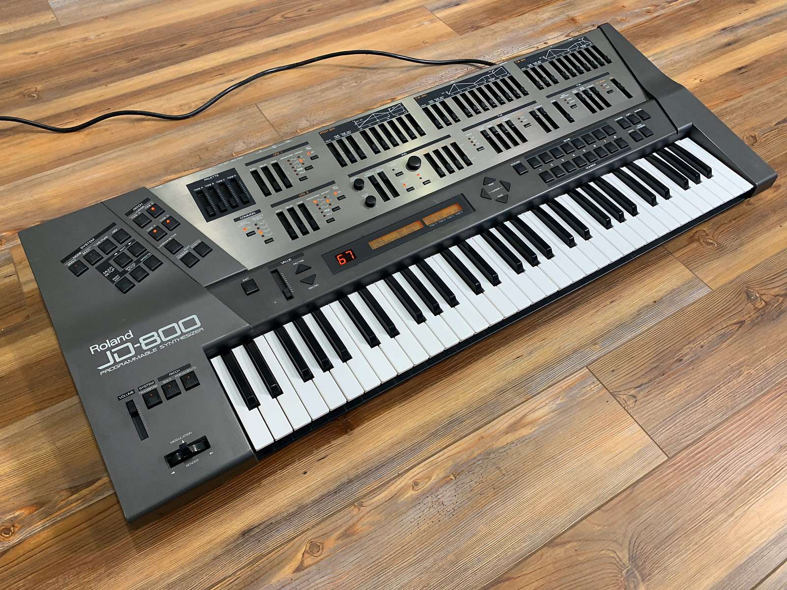 Teclado Sintetizador Roland JD-800 - Qualidade sonora excepcional