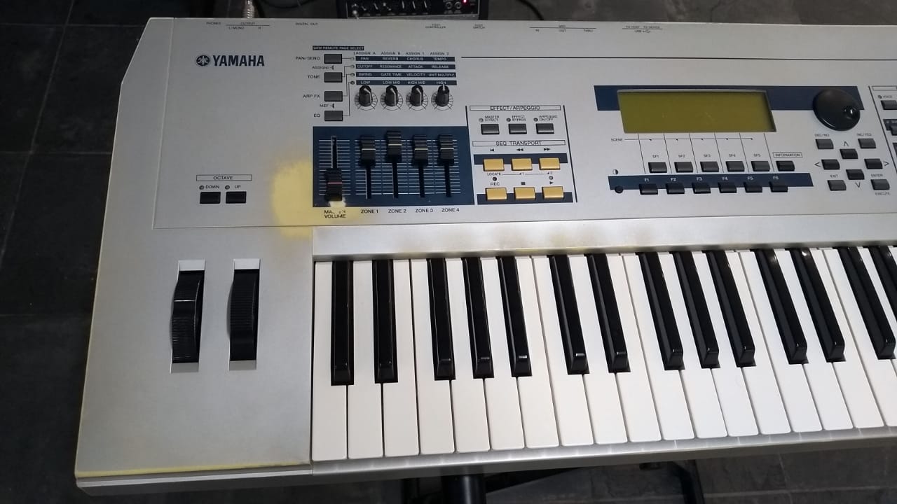 Yamaha MO-6 Sintetizador - Usado | Encontre o Melhor Preço Aqui