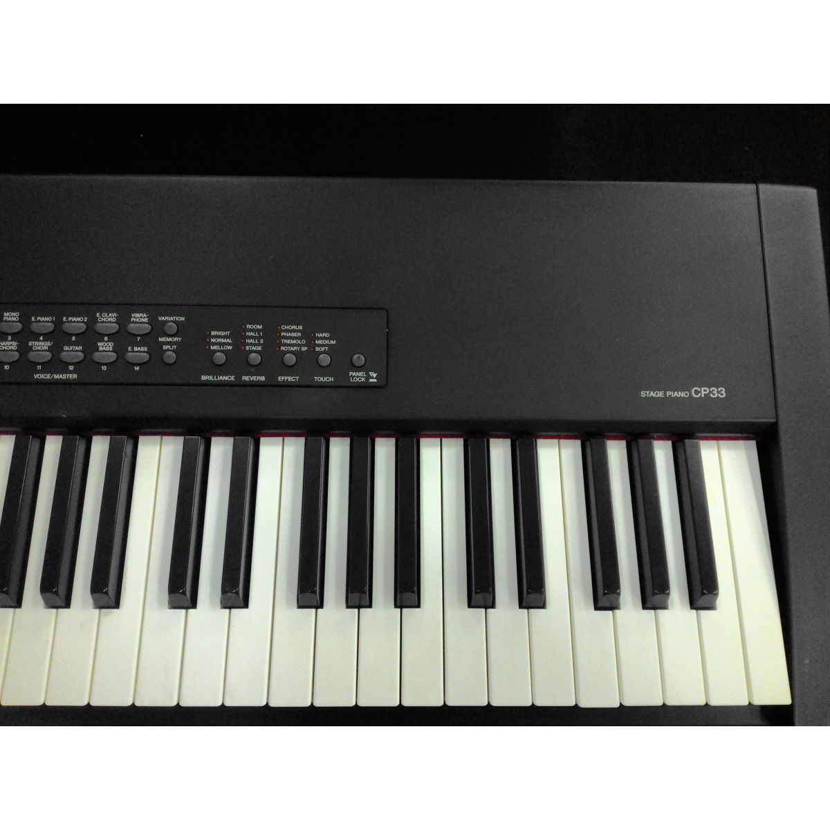 Yamaha CP-33 Piano Digital - Qualidade e Versatilidade em um Piano