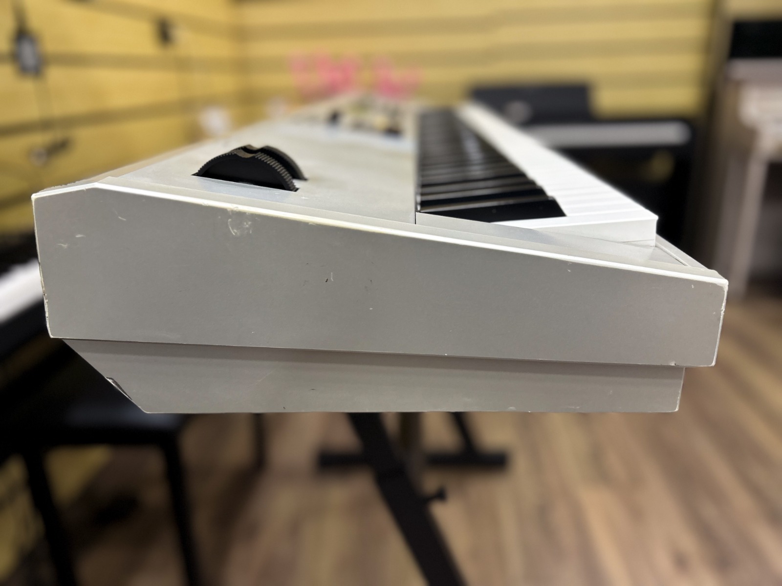 Sintetizador Yamaha MO-8 Usado - Qualidade Sonora Profissional